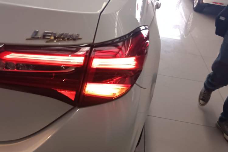 Used Toyota Levin 2017 Revised 185T CVT Elite Edition China V Standard Right Rear Taillight