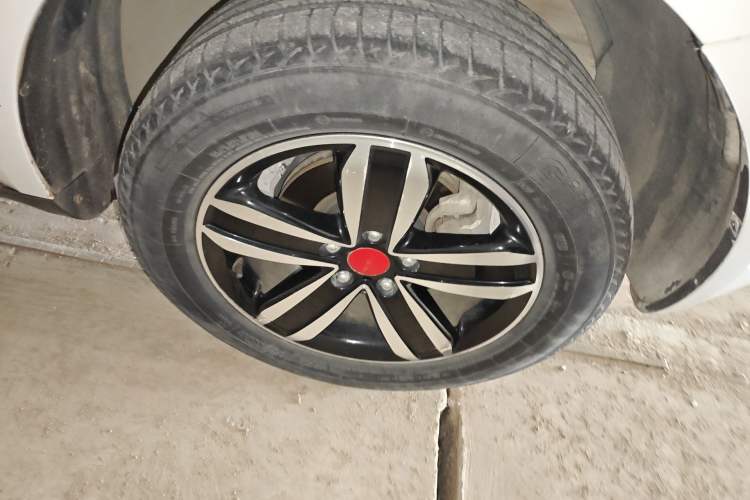 Used Geely Auto GX7 2015 Classic Edition 1.8L Manual Elite Model China V Standard