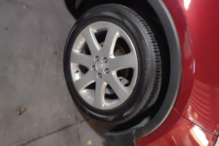 Used Buick Encore 2015 1.4T Automatic Two-Wheel Drive Urban Leading Model Right Front Wheel Hub