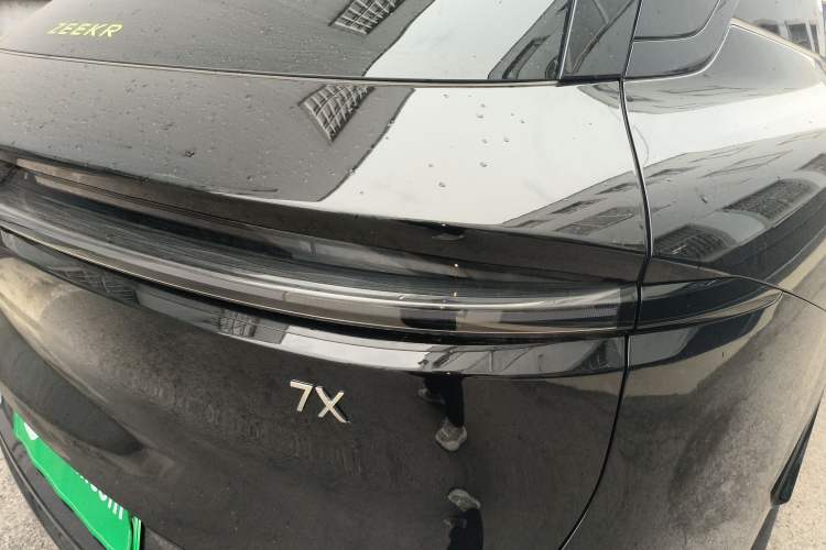 Used Zeekr 7X 2025 75 kWh Rear-Wheel Drive Intelligent Driving Version Right Rear Taillight