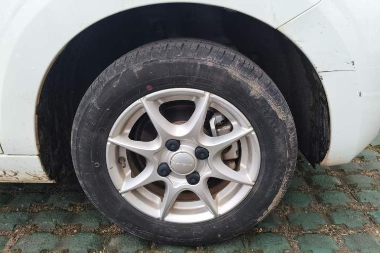 Used Roewe Clever 2022 311km QiQi BoBo Edition Right Front Wheel Hub