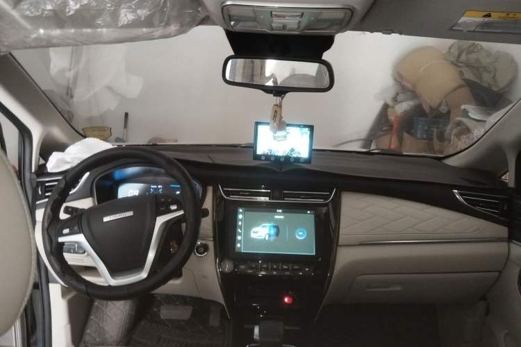 Used CHANGAN OSHAN Cosmos 2019 1.5T Automatic Smart Version China VI Standard
