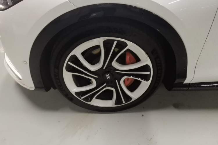 Used IM LS7 2023 90 kWh Elite Rear-Drive Version
