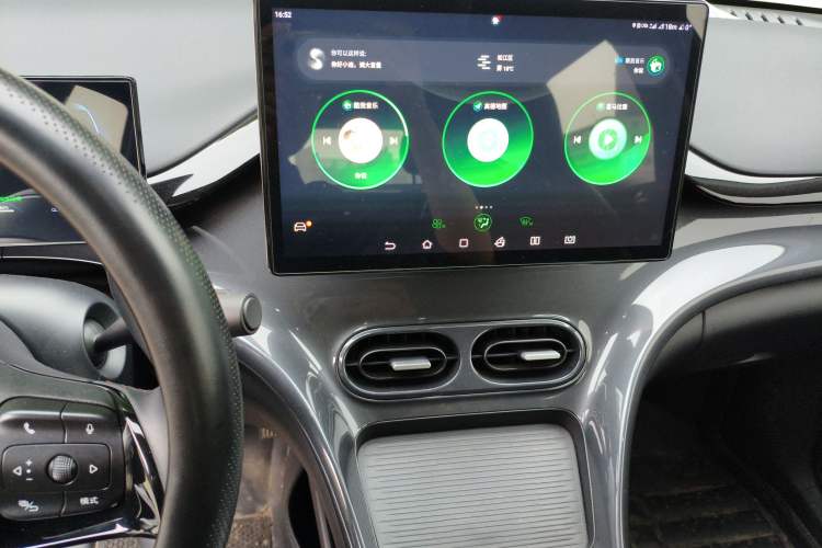 Used BYD e2 2023 Luxury Model Audio And AC Panel