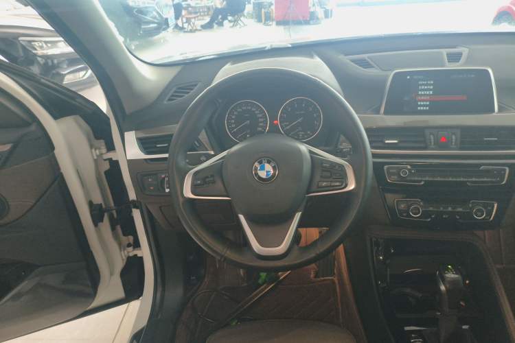 Used BMW X1 2018 xDrive20Li Luxury Edition Steering Wheel