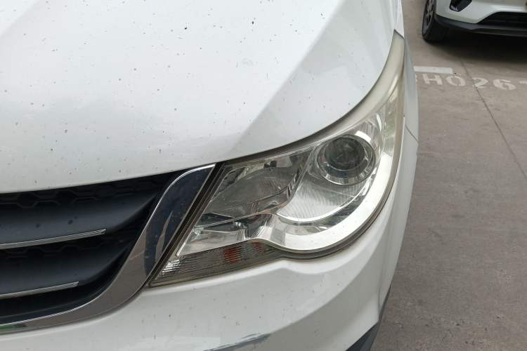 Used Baojun 730 2014 1.5L manual standard trim 7 seats Left Front Headlight