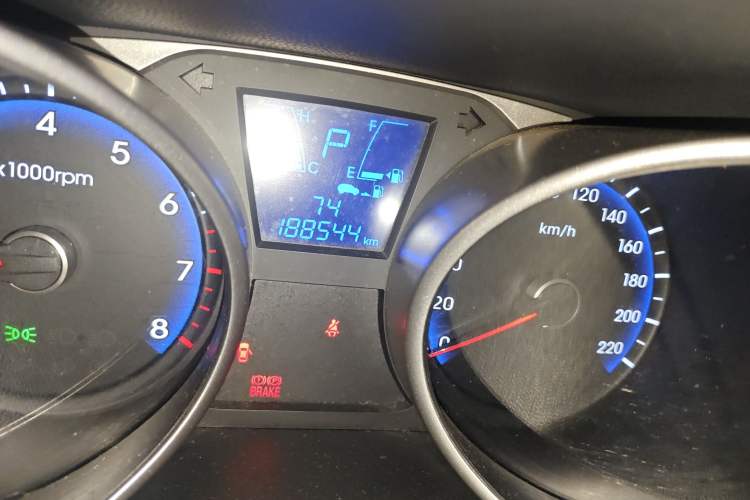 Used Hyundai ix35 2010 2.0L Automatic Two-Wheel Drive Elite Edition GLS Odometer Close Up