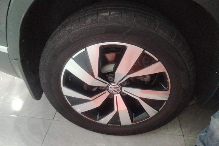 Used Volkswagen Tayron 2019 330TSI Two-Wheel-Drive Luxury Version China V Emission Standard
