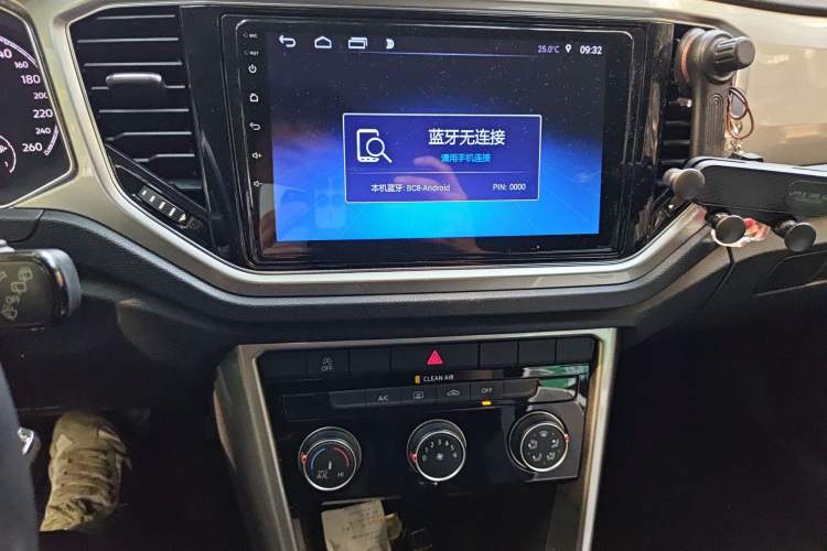 Used Volkswagen T-ROC 2018 230TSI DSG Two-Wheel Drive Advanced Version China V Standard Audio And AC Panel