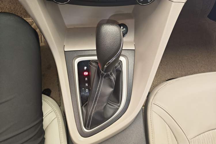 Used Buick GT 2017 15N Automatic Elite Version Gear Lever