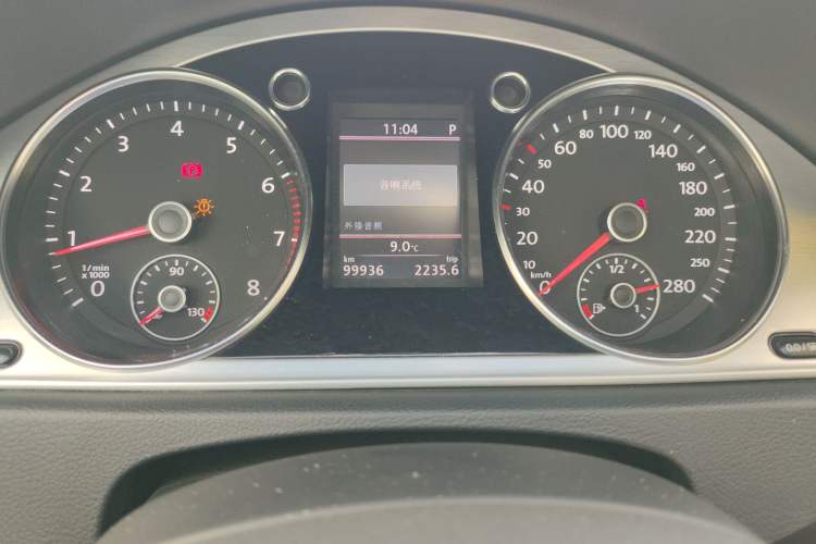 Used Volkswagen FAW-Volkswagen CC 2012 2.0 TSI Luxury Model Odometer Close Up