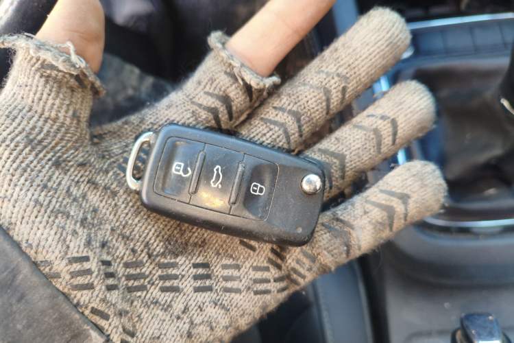 Used Volkswagen Sagitar 2018 1.6L Manual Comfort Model Interior 1