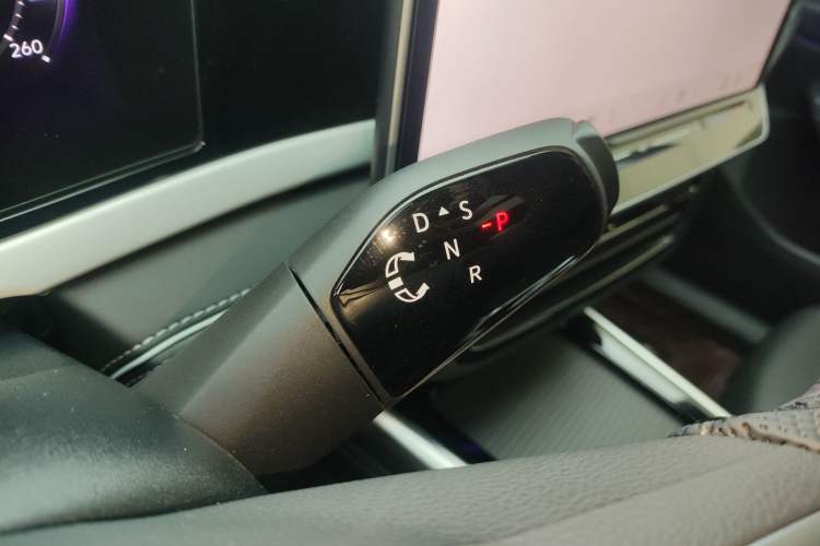 Used Volkswagen Passat 2025 Pro 380TSI Dragon Edition
