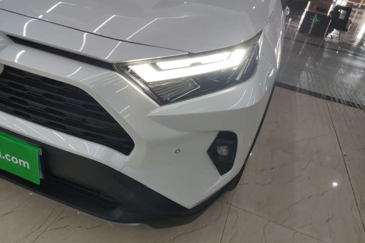 Used Toyota RAV4 2024 Dual-Motor 2.5L E-CVT Two-Wheel Drive Elite Plus Edition
