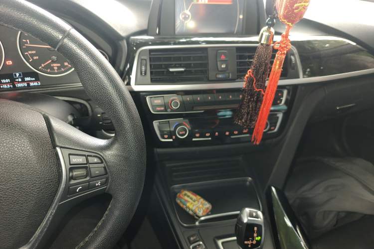 Used BMW 3 Series 2016 320Li Ambition Model
