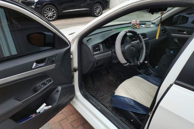 Used Volkswagen Lavida 2015 1.6L Automatic Fashion Edition