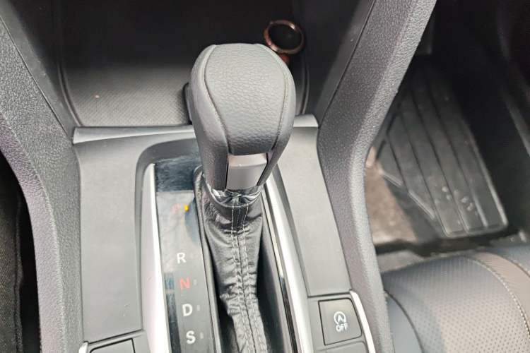Used Honda Civic 2016 220TURBO CVT Luxury Edition Gear Lever