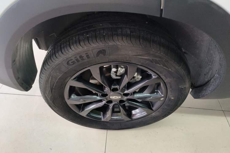 Used Chery Tiggo 5x 2023 1.5L CVT Fashion Edition Right Rear Wheel Hub