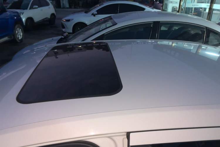 Used Volkswagen Lavida 2017 1.6L Automatic Comfort Edition
