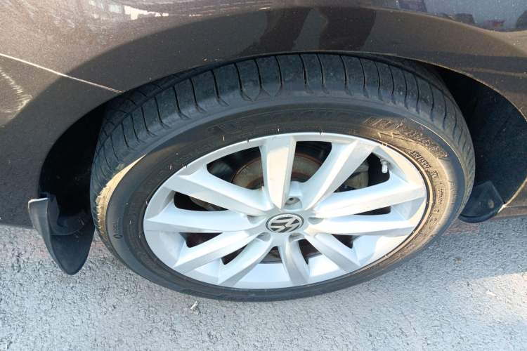 Used Volkswagen Magotan 2015 2.0 TSI Prestige Model