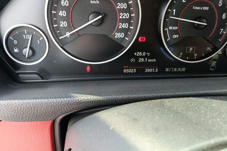 Used BMW 4 Series 2017 425i M Sport Package Odometer Close Up