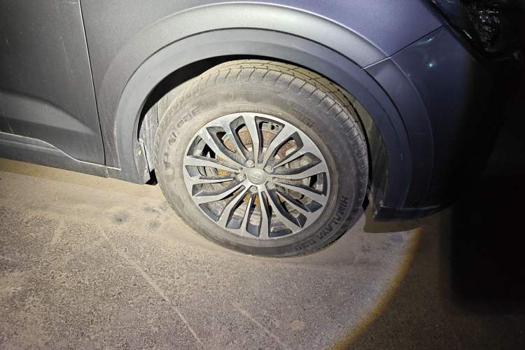 Used Brilliance V6 2018 1.5T Automatic Prestige Model Right Front Wheel Hub