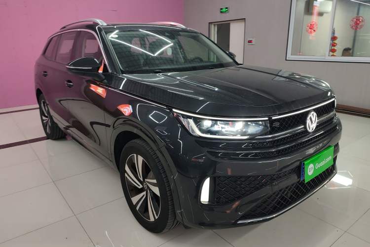 Used Volkswagen Tavendor 2023 380TSI Four-Wheel Drive R-Line Cruise Edition Front Right 45 Deg