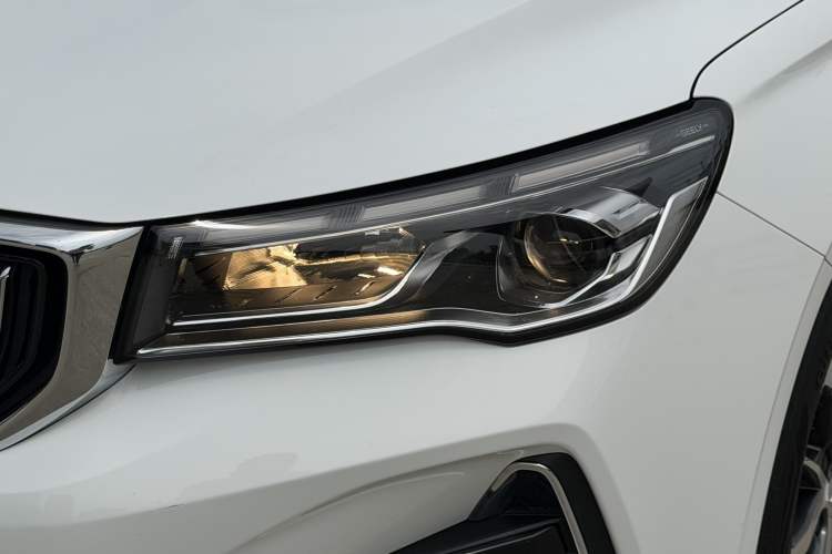 Used Geely Auto Emgrand 2023 4th Generation Champion Edition 1.5L CVT Luxury Model Left Front Headlight