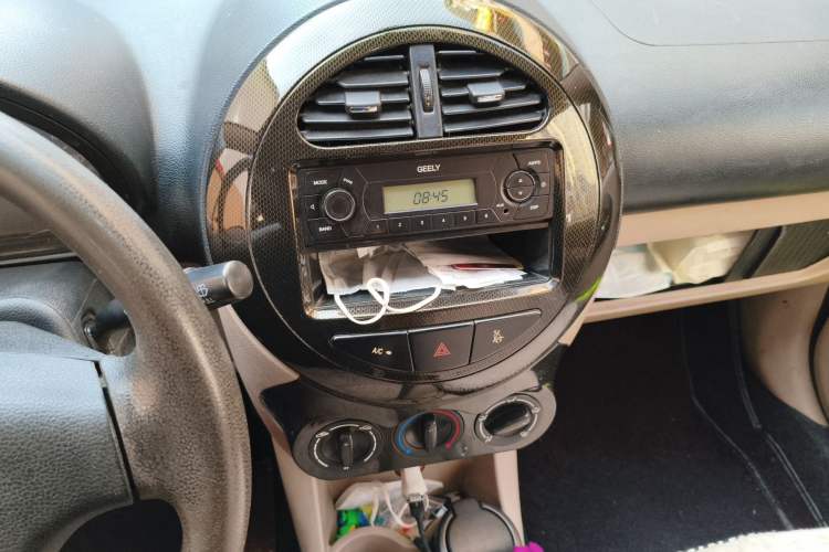 Used Geely Auto Panda Classic 2011 1.0L Manual Standard Edition Audio And AC Panel