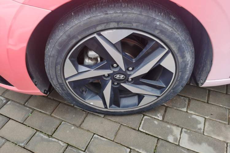 Used Hyundai Elantra 2021 1.5L CVT LUX Prestige Edition Left Front Wheel Hub