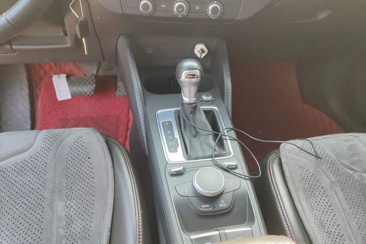 Used Audi Q2L 2018 35 TFSI Launch Exclusive Edition China VI
