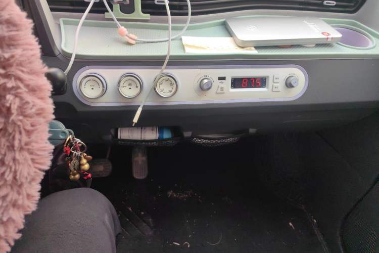 Used Wuling Hongguang MINIEV 2022 Macaron Colorful Edition Lithium Iron Phosphate Audio And AC Panel