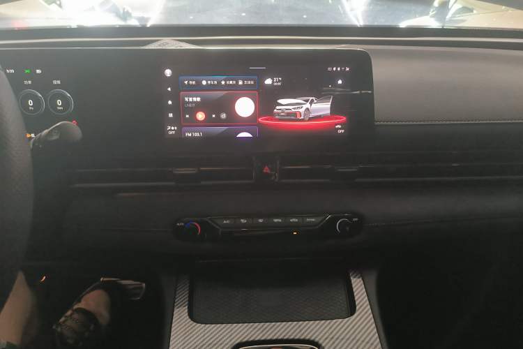 Used GAC Trumpchi EMPOW 2023 400T Automatic R MAX Audio And AC Panel