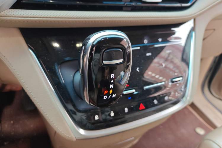 Used Buick GL8 2021 ES Land Cruiser 653T Luxury Edition