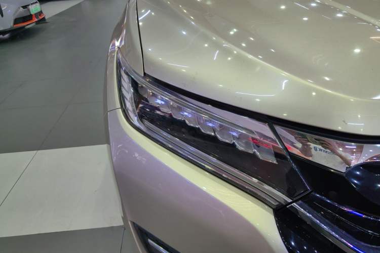 Used Honda UR-V 2017 370TURBO Four-Wheel Drive Prestige Edition China V Right Front Headlight