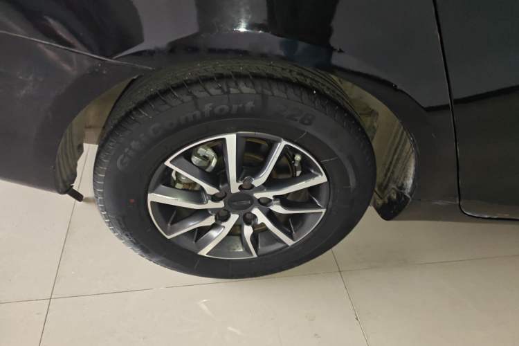 Used Geely Auto Emgrand 2019 Leading Edition 1.5L Manual Luxury Model China VI Standard
