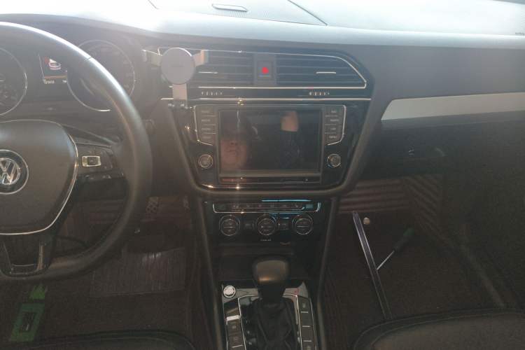 Used Volkswagen Tiguan L 2018 330TSI Automatic Two-Wheel Drive Luxury Edition