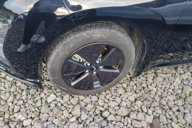 Used Wuling Xingguang 2023 70 Standard Edition Left Front Wheel Hub