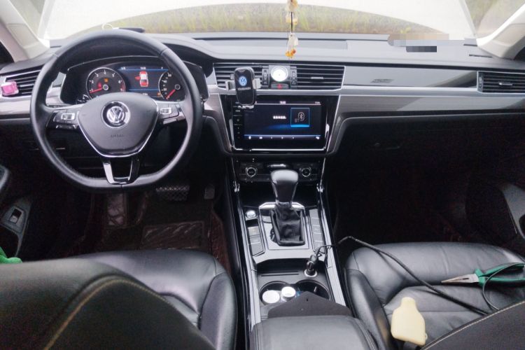 Used Volkswagen Phideon 2018 Revised Version 380TSI Two-Wheel Drive Business Edition
