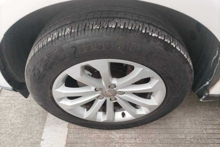 Used Audi Q5 2015 40 TFSI Technology Edition Left Front Wheel Hub