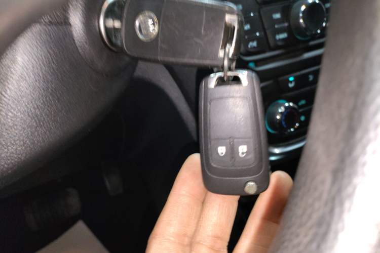 Used Buick Encore 2015 1.4T Automatic Two-Wheel Drive Urban Elite Version