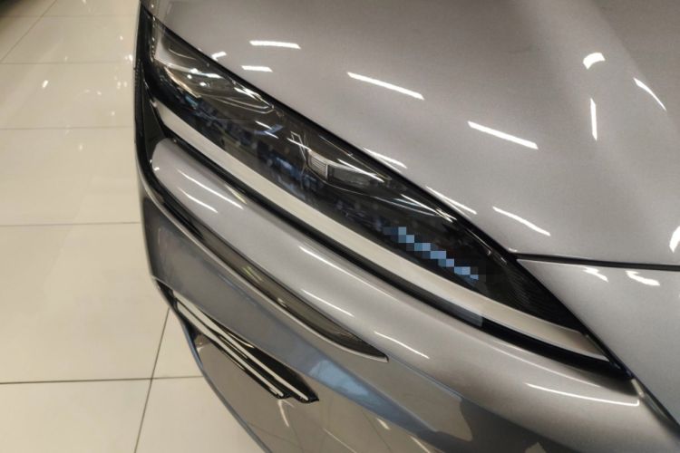 Used BYD Song PLUS New Energy 2025 DM-i 112KM Prestige Model Right Front Headlight