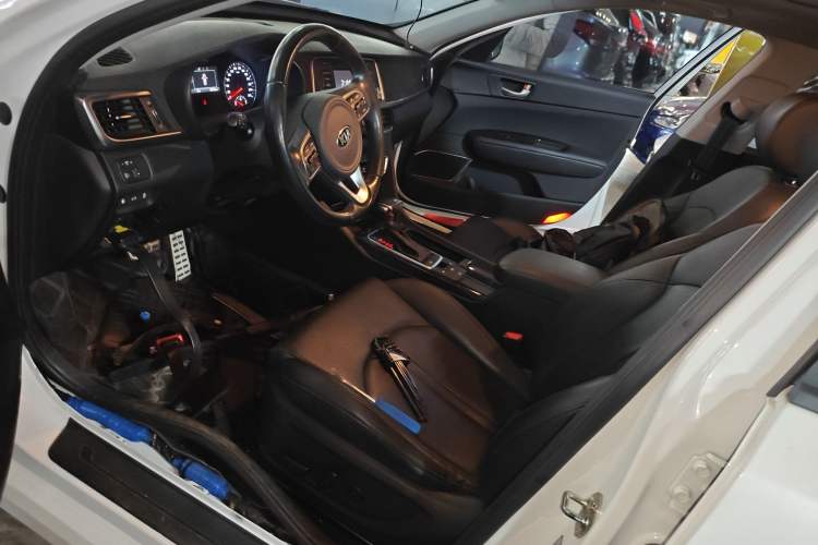 Used Kia K5 2017 2.0L Automatic 15th Anniversary Special Edition LUX
