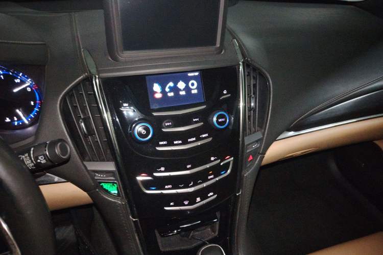 Used Cadillac ATS 2014 28T Comfort Version Audio And AC Panel