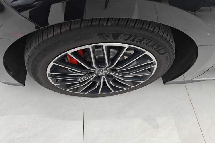 Used BYD Han 2025 EV with 701 km of Laser Radar-Enabled Intelligent Driving
