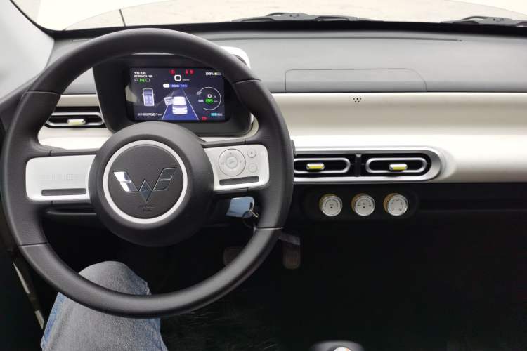 Used Wuling Hongguang MINIEV 2024 3rd Generation 215km Youth Edition