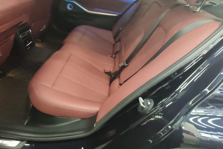 Used BMW 3 Series 2025 330Li M Sport Shadowline Package Left Rear Seat