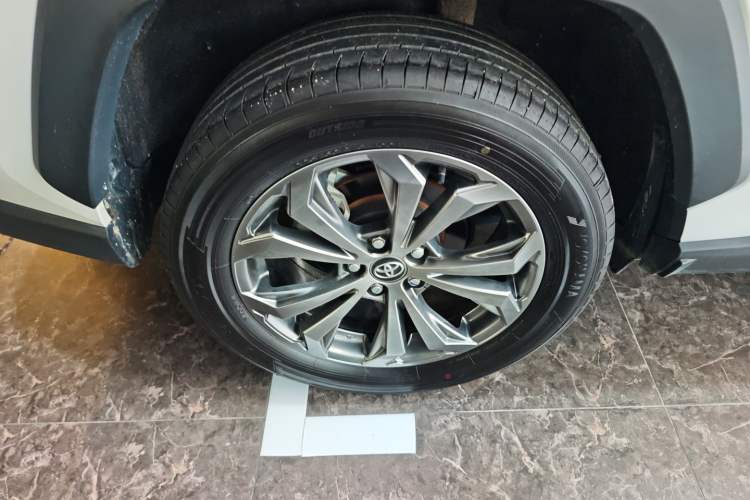 Used Toyota RAV4 2023 2.0L CVT Two-Wheel Drive Fashion Edition
