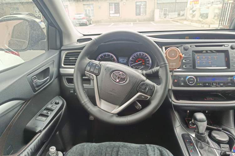 Used Toyota Highlander 2015 2.0T Four-Wheel Drive Luxury Edition 7-Seater Steering Wheel