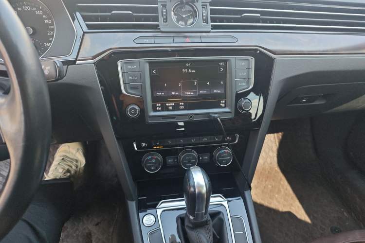 Used Volkswagen Magotan 2017 380TSI DSG Luxury Model
